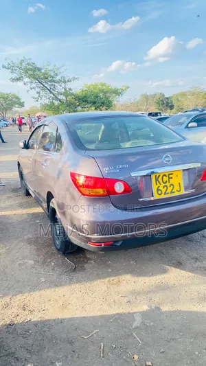 Nissan Bluebird 2008 Gray