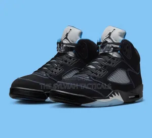 Jordan 5 Retro *”Wolf Grey”/”Black Carolina”*