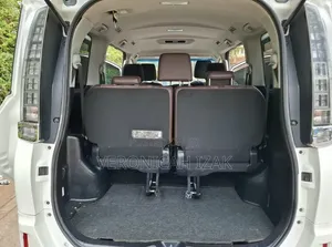 Toyota Noah 2017 White