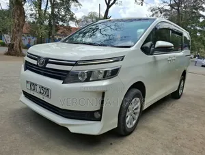 Toyota Noah 2017 White