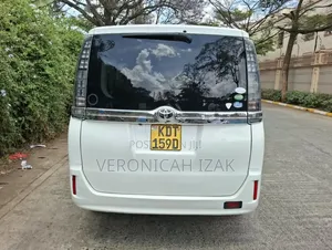 Toyota Noah 2017 White
