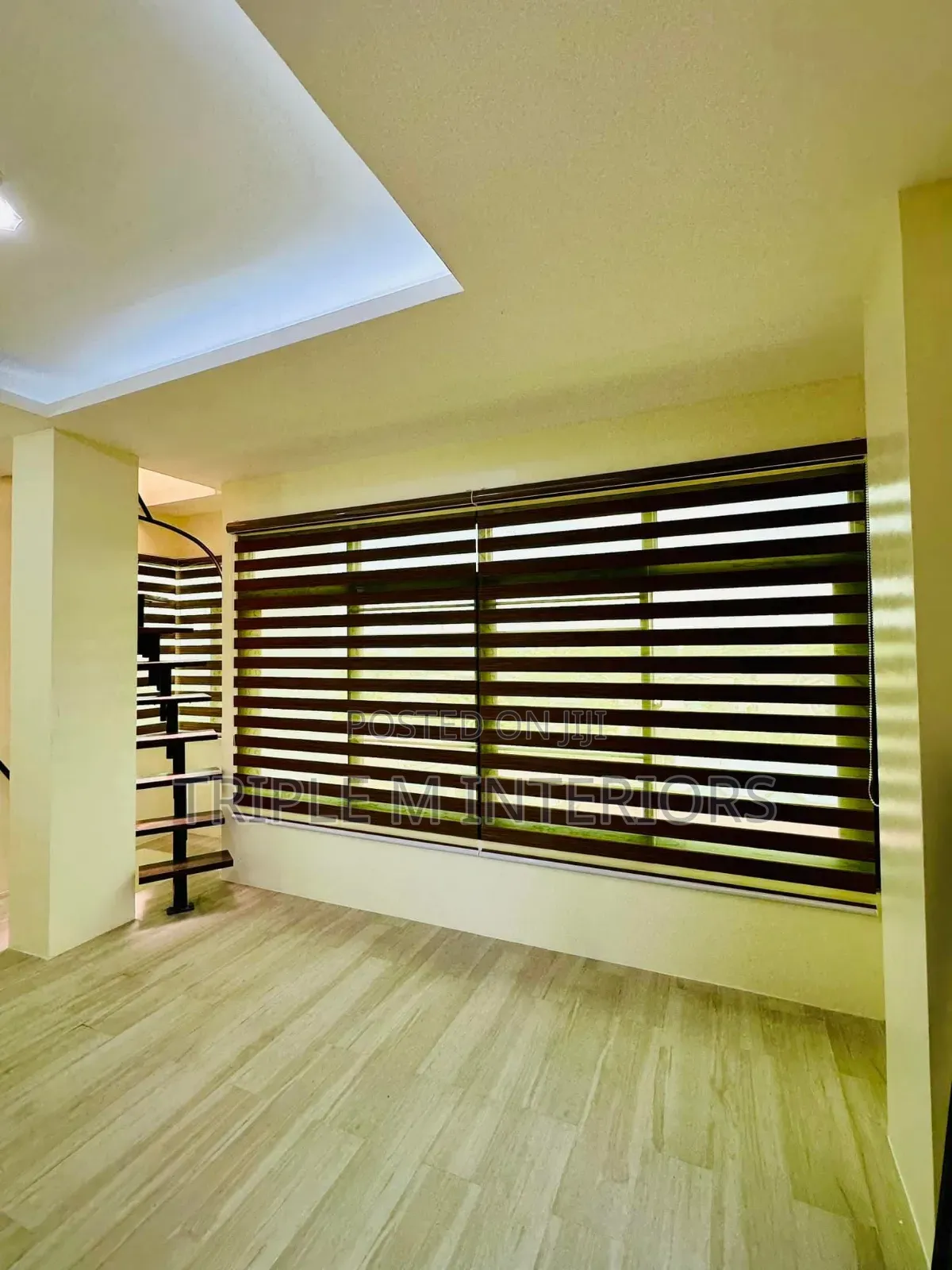 Cozy Home Office Horizontal Window Blinds