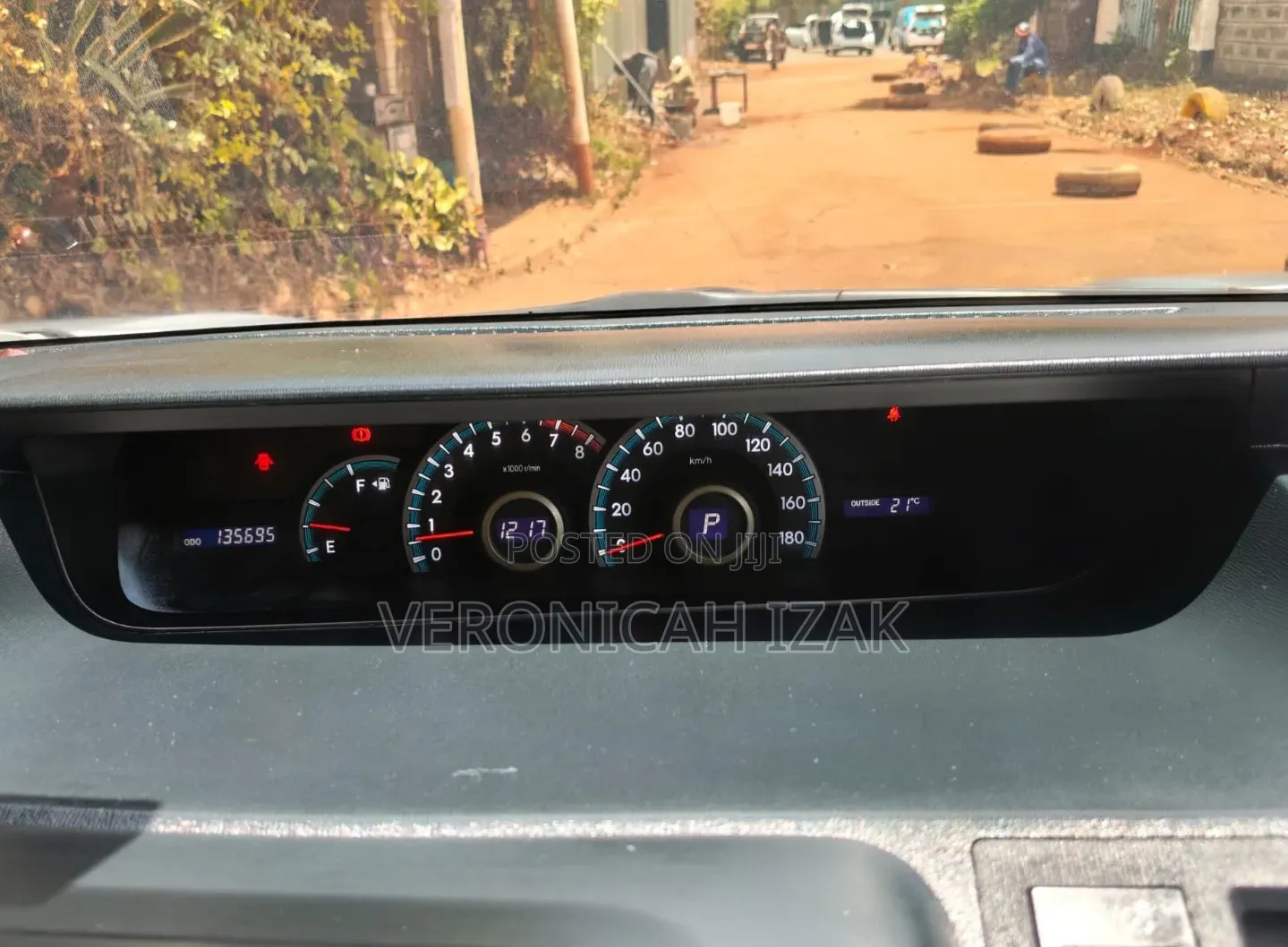 Toyota Voxy 2011 Silver