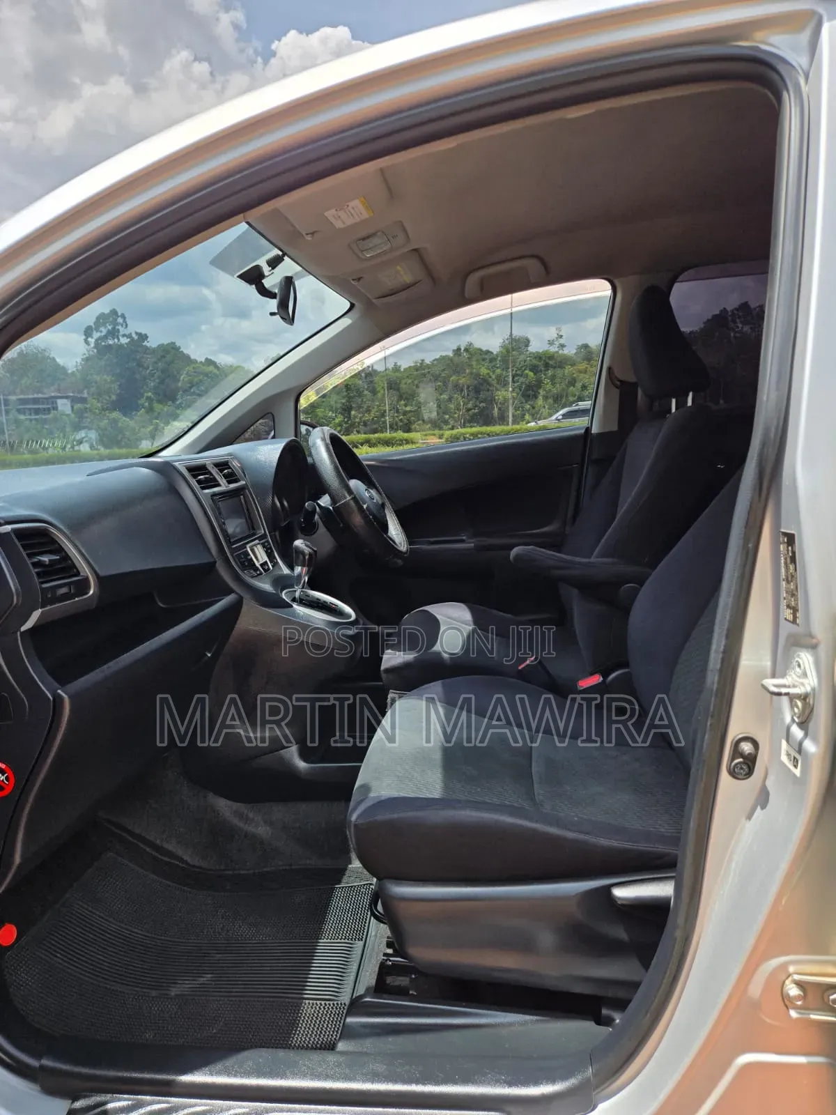 Subaru Trezia 2011 Silver