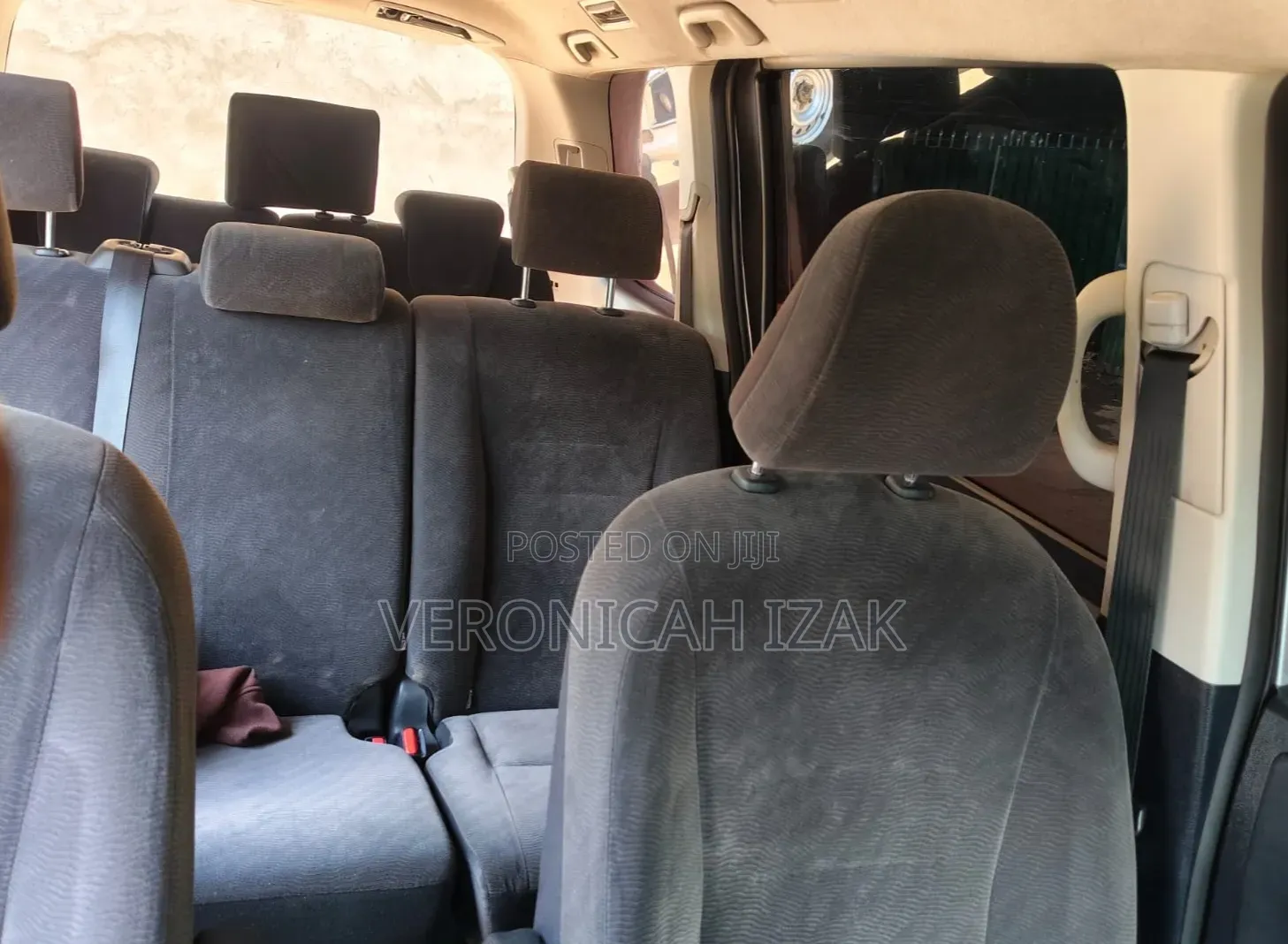 Toyota Voxy 2011 Silver