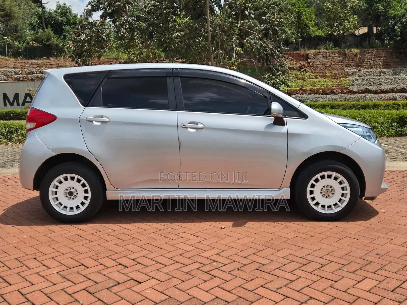 Subaru Trezia 2011 Silver