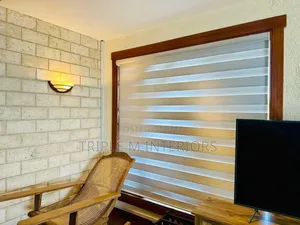 Luxury Home With Premium Horizontal Window Blinds
