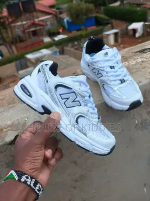 Nb 530 Sneakers