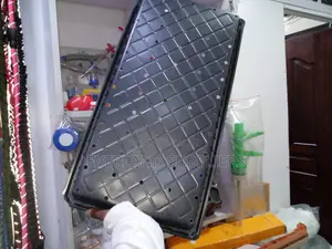Hydroponic Trays for Indoor Farming - With Holes