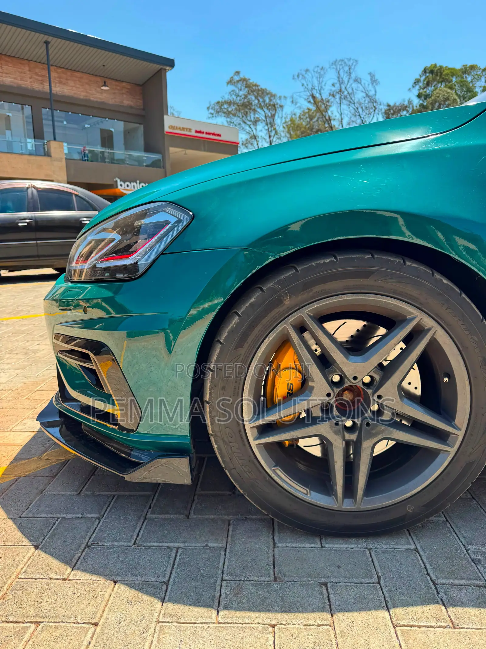 Volkswagen Golf R 4-Door 2016 Green
