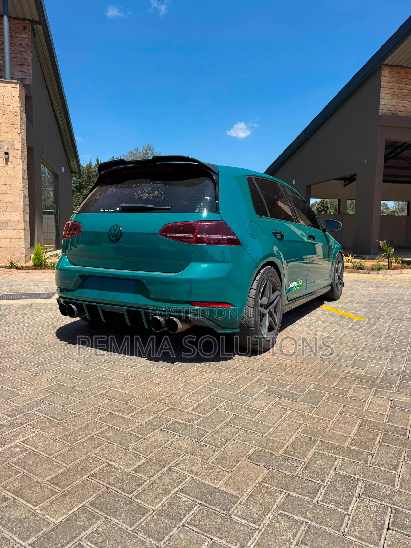 Volkswagen Golf R 4-Door 2016 Green