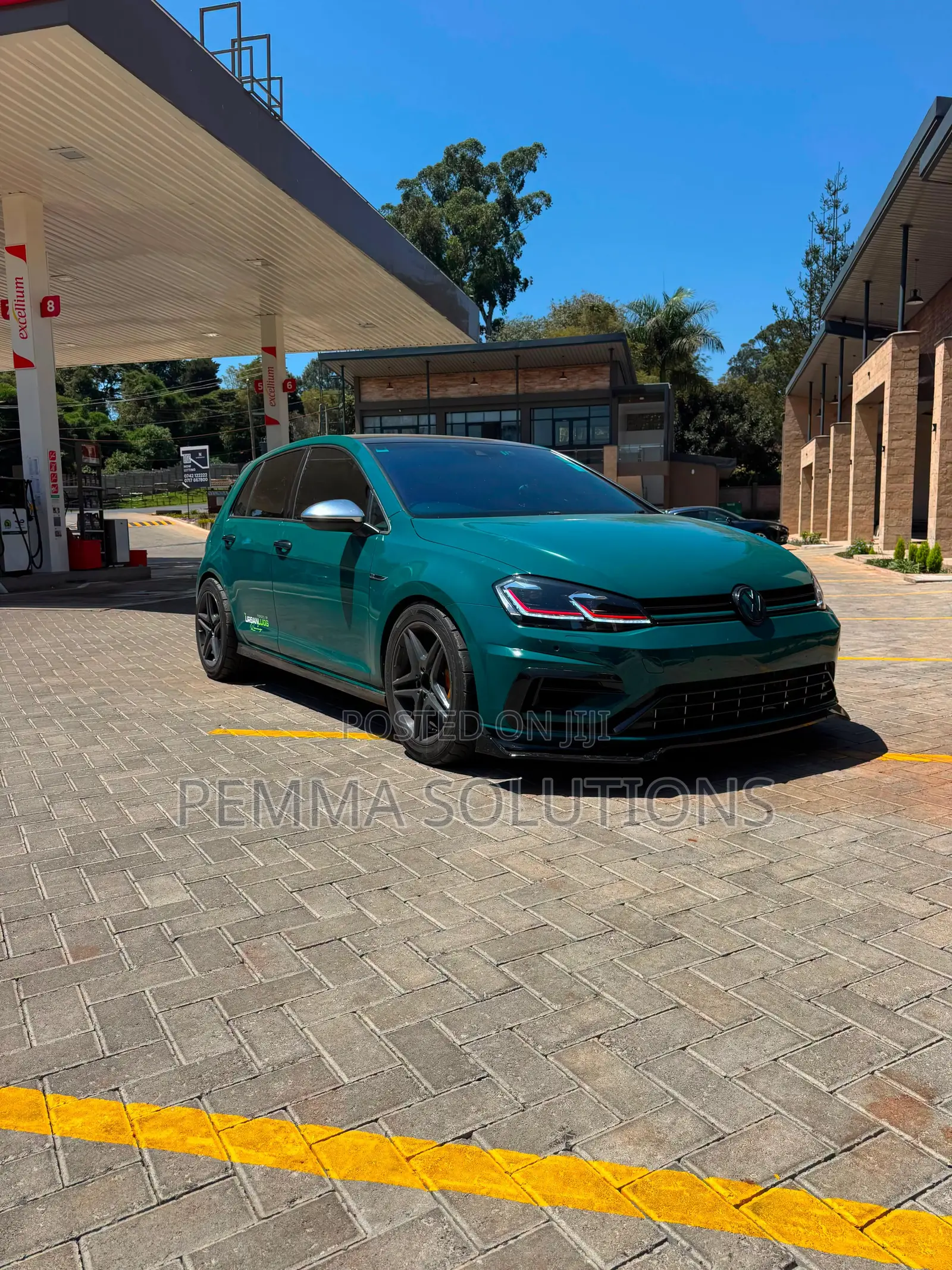 Volkswagen Golf R 4-Door 2016 Green