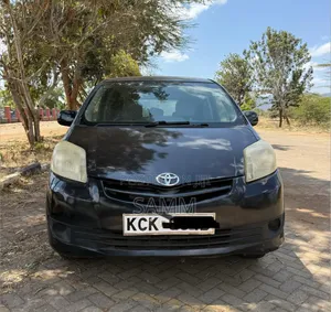 Toyota Ractis 1.5 AWD 2017 Black