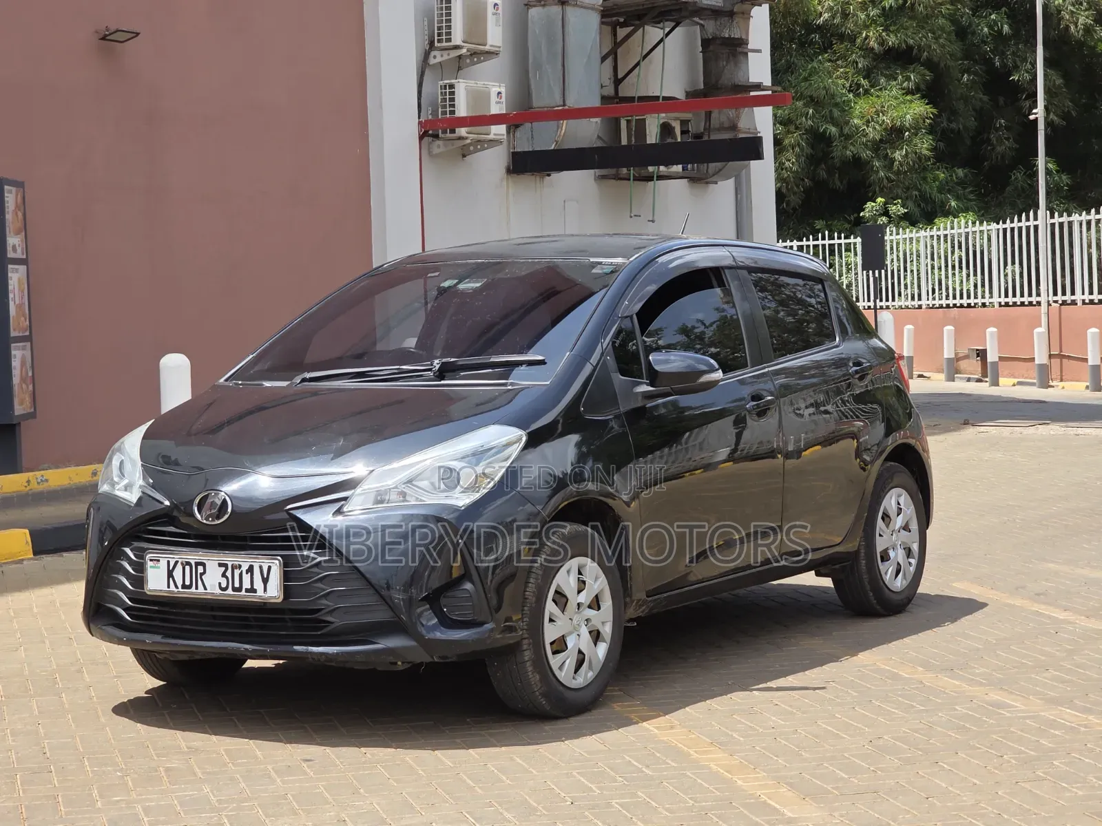 Toyota Vitz 2017 Black