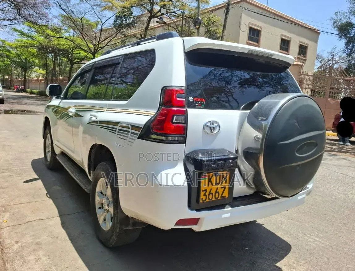 Toyota Land Cruiser Prado 2012 White