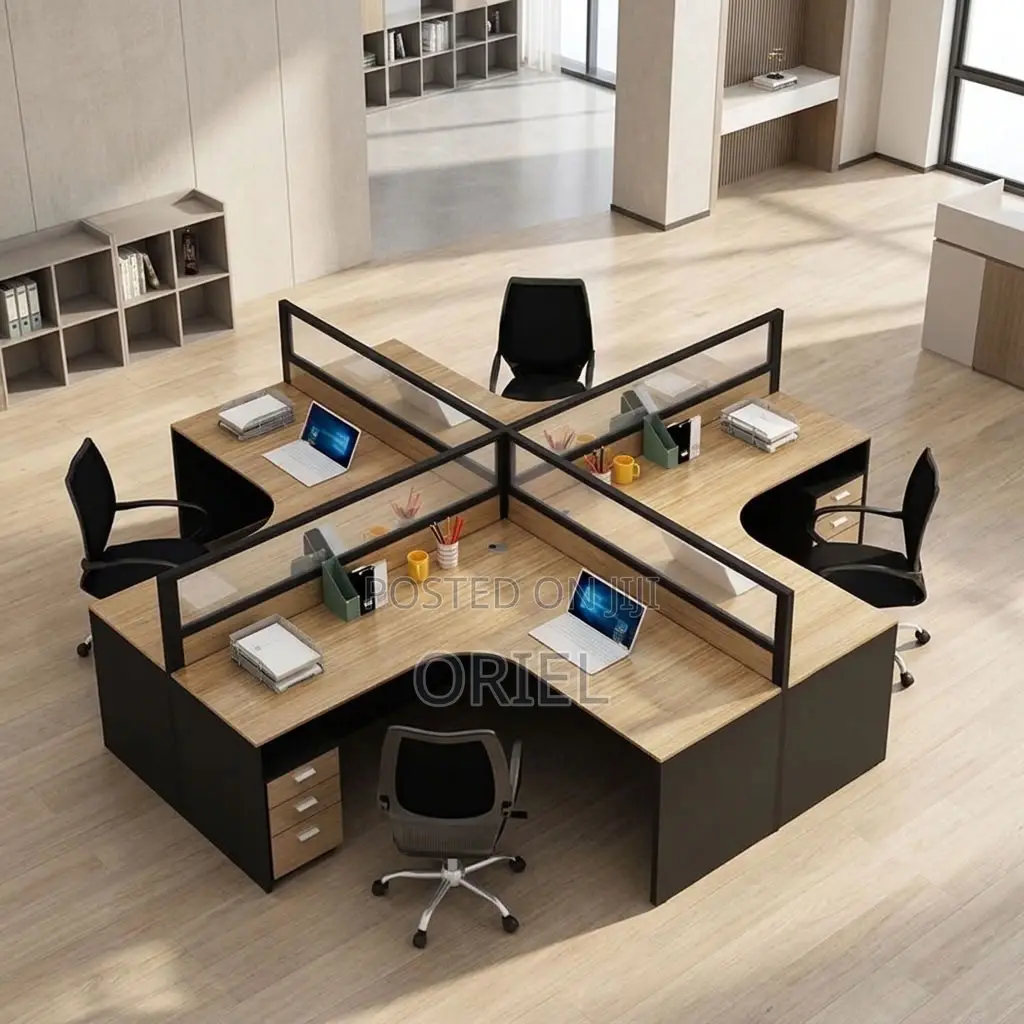 Office Workstation : Curved Four-Staff Office Workstation