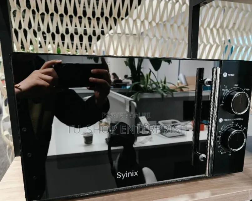 Syinix Manual Microwave 20ltrs
 at 