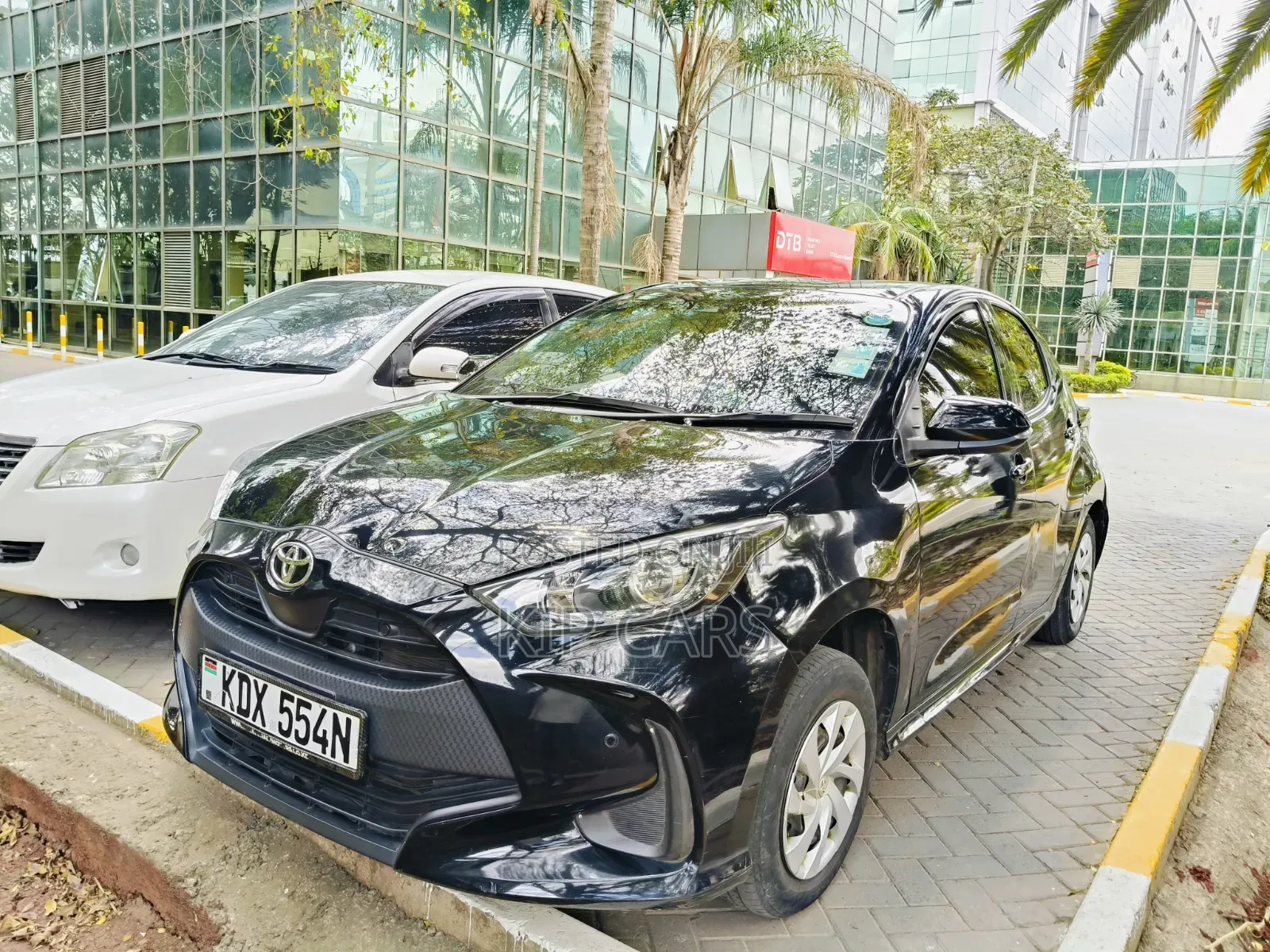 Toyota Yaris LE Hatchback 5dr 2018 Black