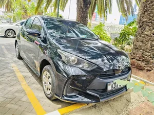 Toyota Yaris LE Hatchback 5dr 2018 Black
