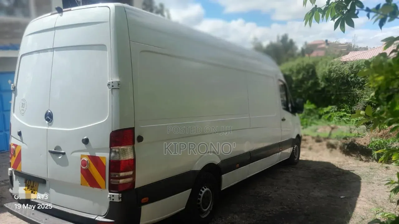 Mercedes-Benz eSprinter 2024 White