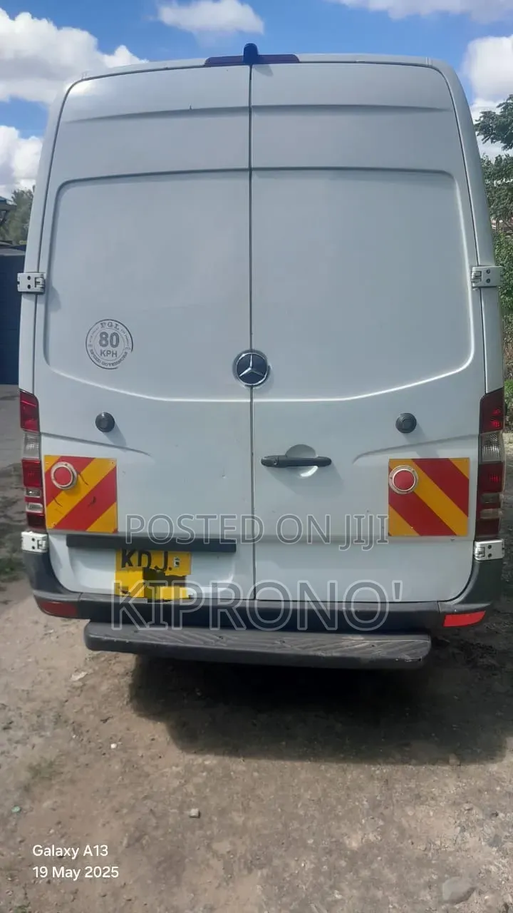 Mercedes-Benz eSprinter 2024 White