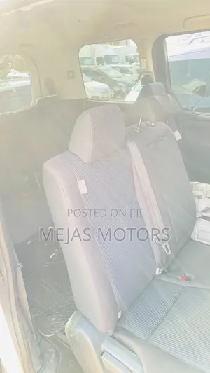 Toyota Noah 2018 Silver
