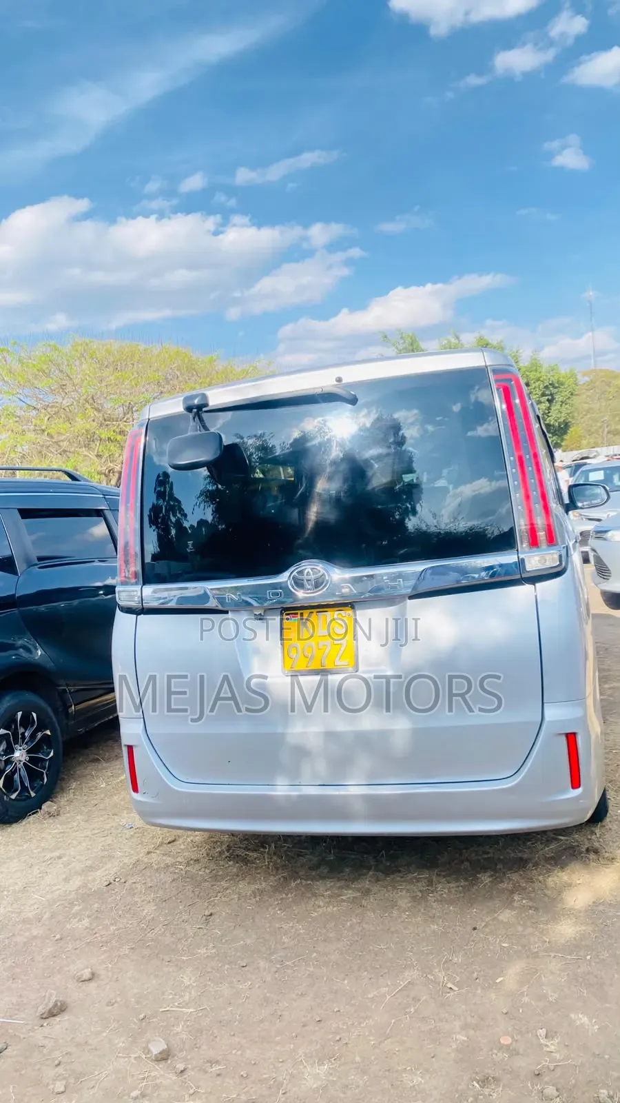 Toyota Noah 2018 Silver