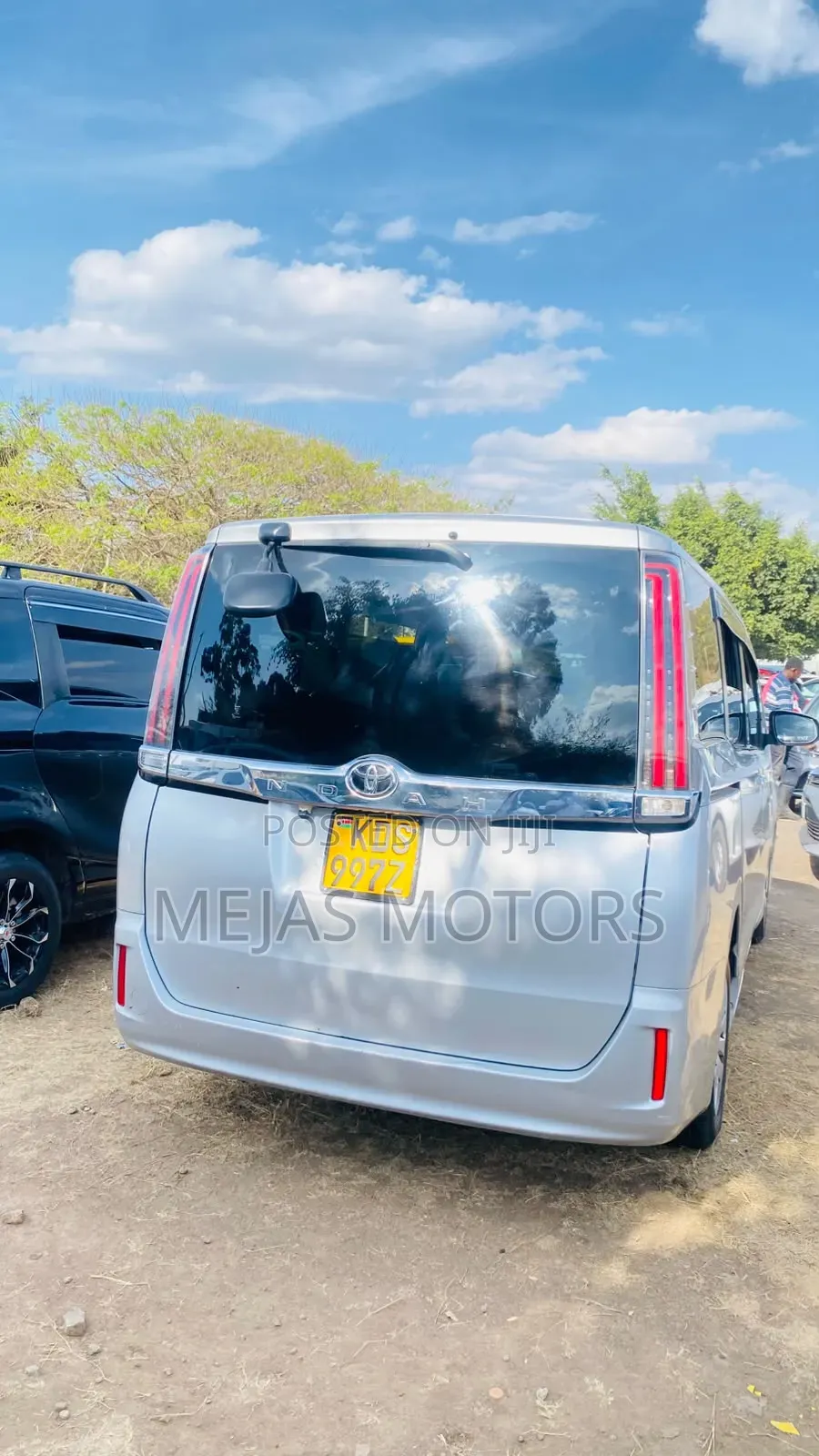 Toyota Noah 2018 Silver