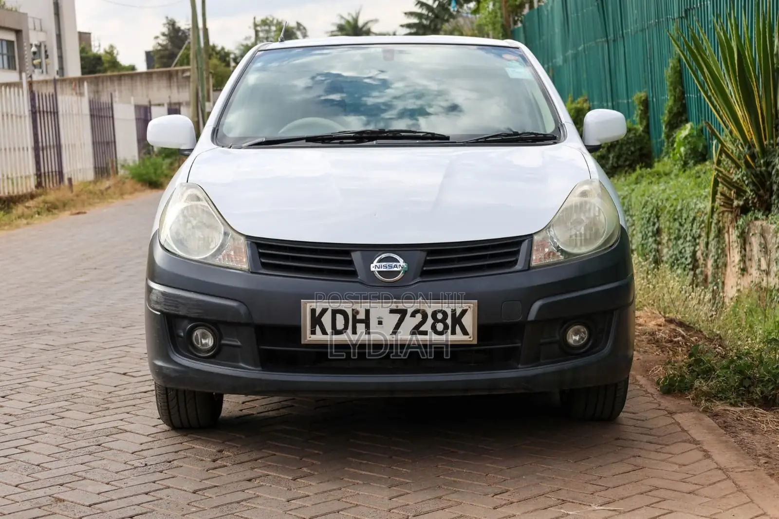 Nissan Advan 2015 White