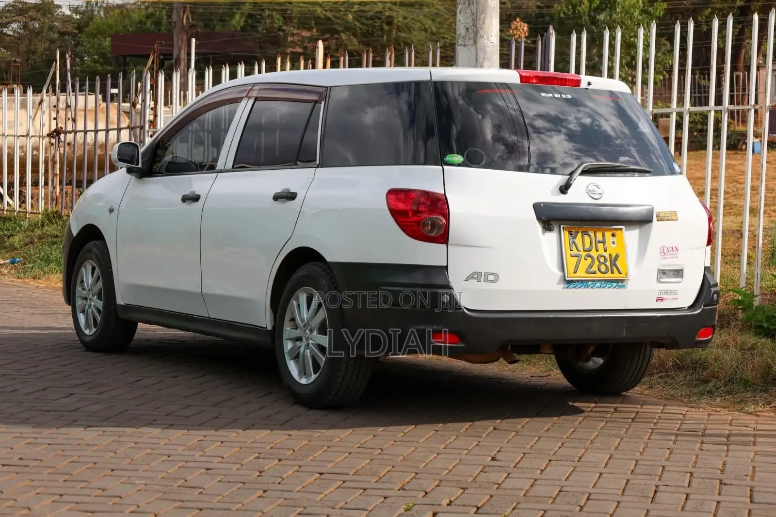 Nissan Advan 2015 White