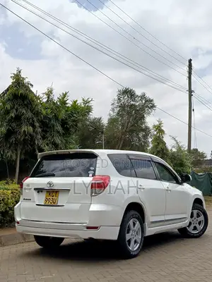 Toyota Vanguard 2012 White