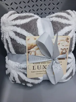 Patterned Sherpa Fleece Blanket 200x230cm – Soft & Warm Ney