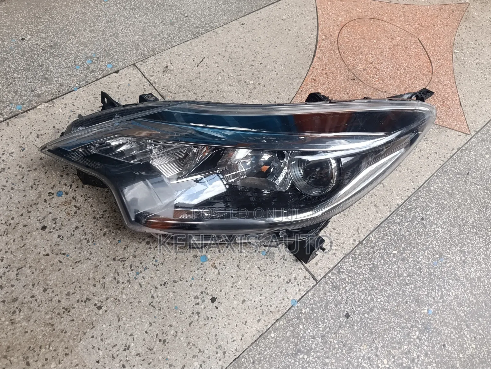 Note E12 2017/2018/2019/2020 Xenon Headlight