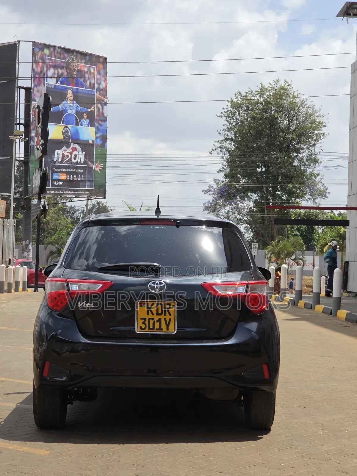 Toyota Vitz 2017 Black