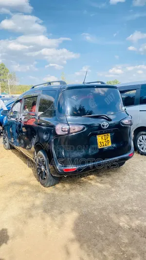 Toyota Sienta 2016 Black