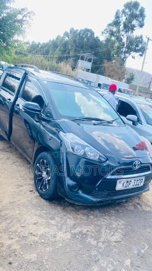 Toyota Sienta 2016 Black