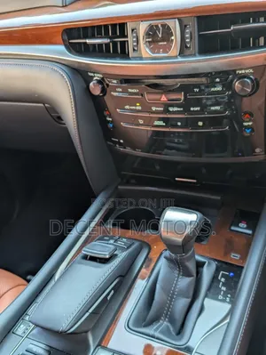 Lexus LX 570 AWD 2020 White