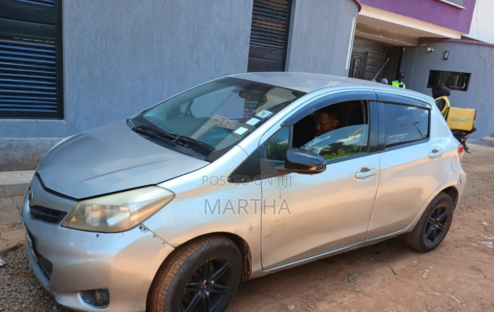 Toyota Vitz 2013 Silver