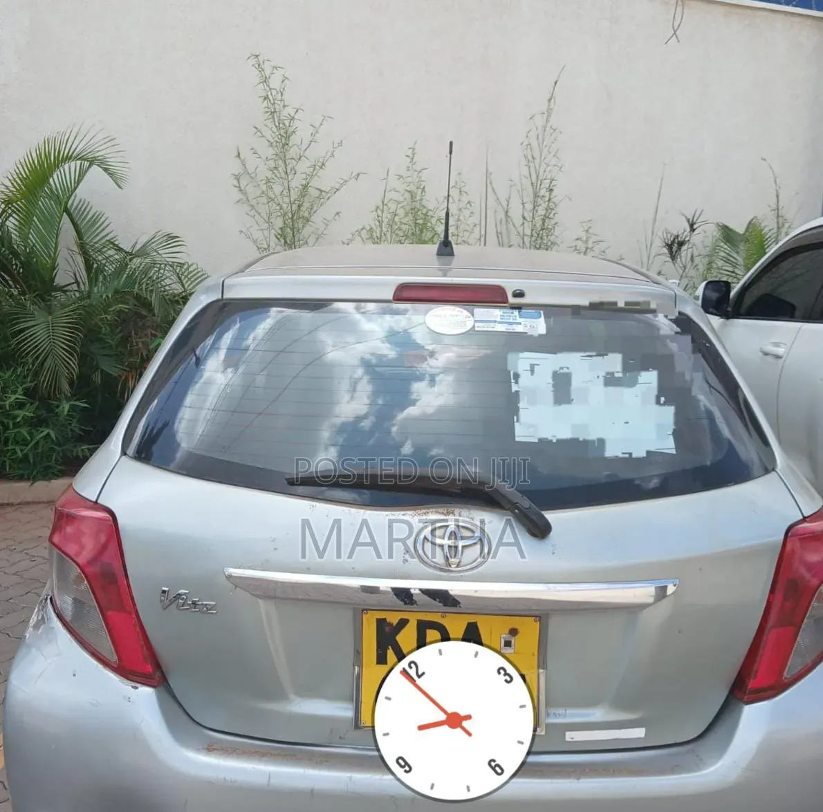 Toyota Vitz 2013 Silver