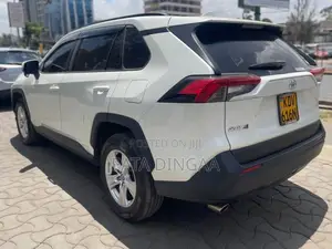 Toyota RAV4 2019 White