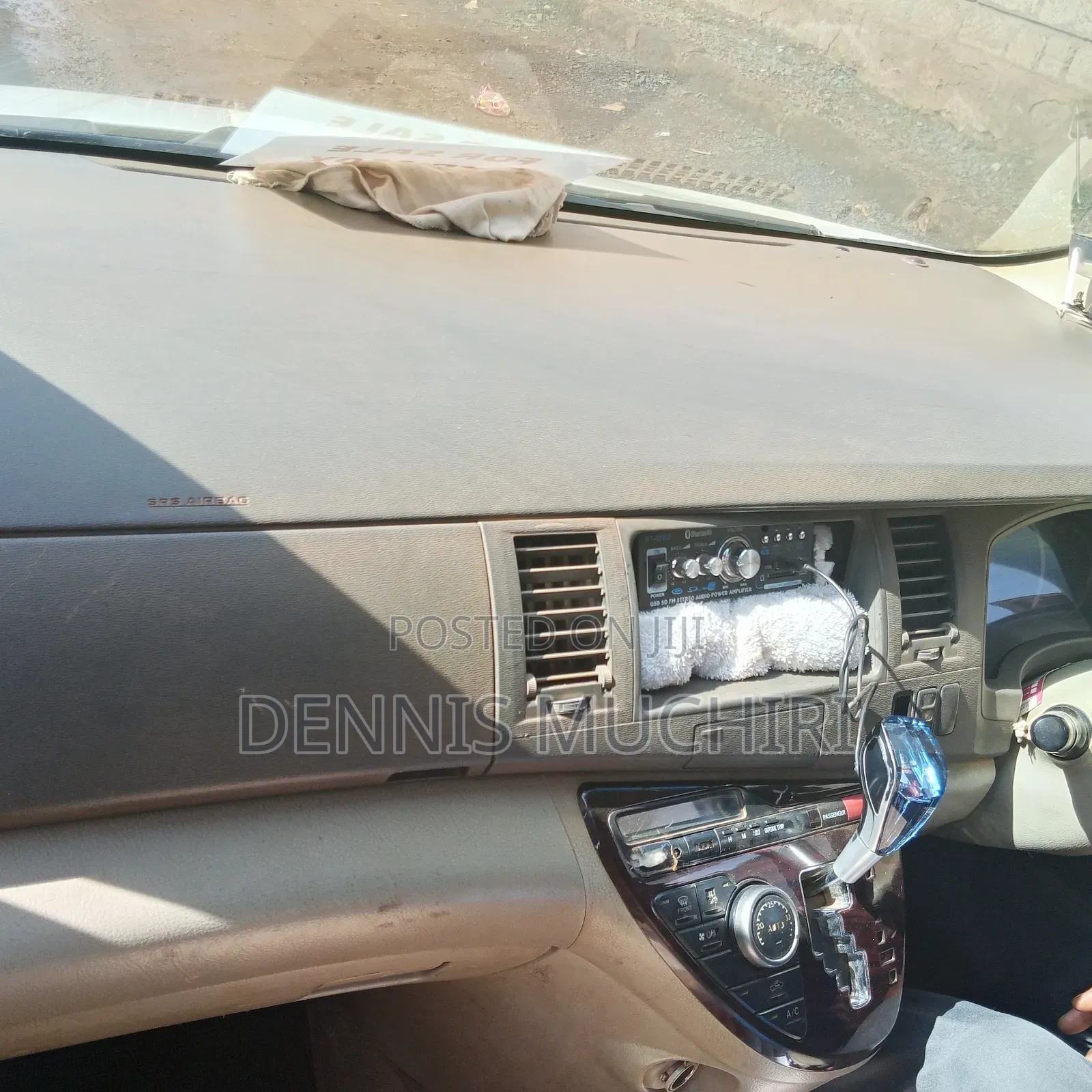 Toyota ISIS 2013 White