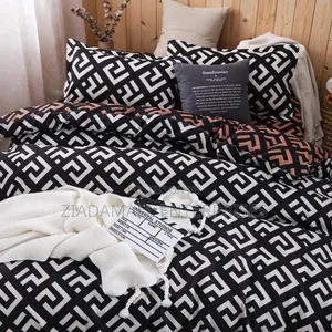 Black Geometric Maze Duvet Set - 6x6/6x7 - 6PCS - New