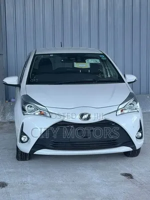 Toyota Vitz 1.3 FWD 5dr 2019 White