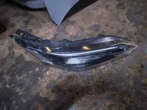 Honda Vezel Headlight