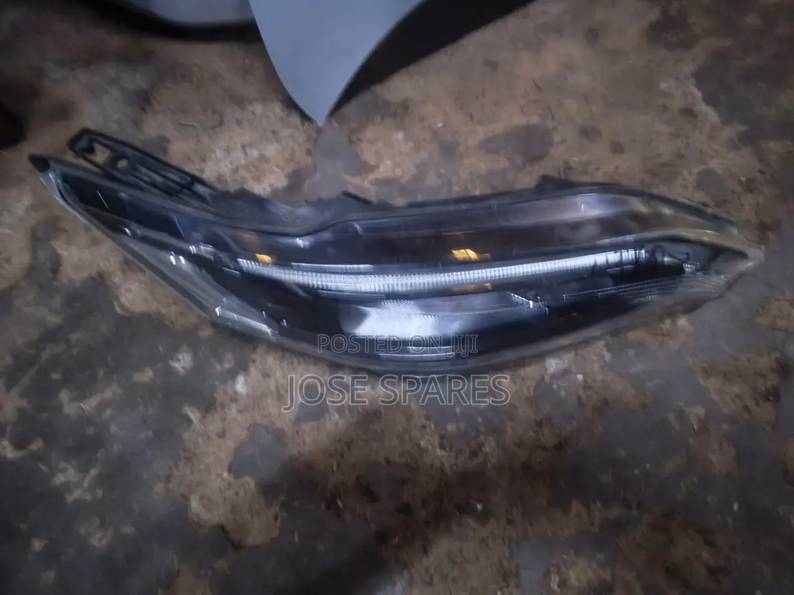 Honda Vezel Headlight
