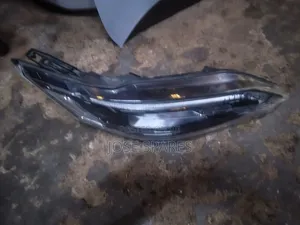 Honda Vezel Headlight