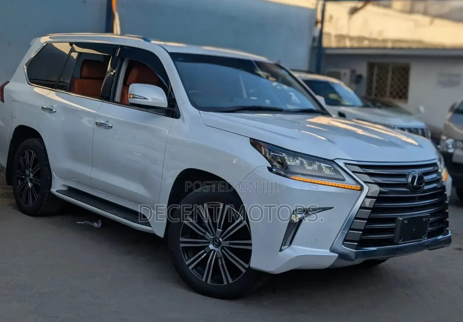 Lexus LX 570 AWD 2020 White