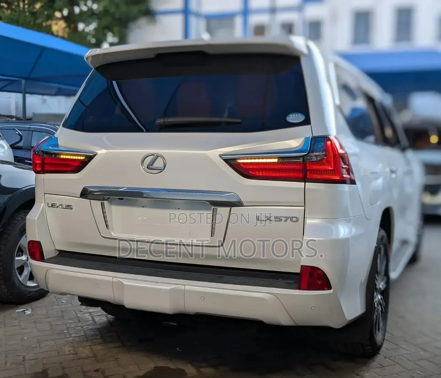 Lexus LX 570 AWD 2020 White