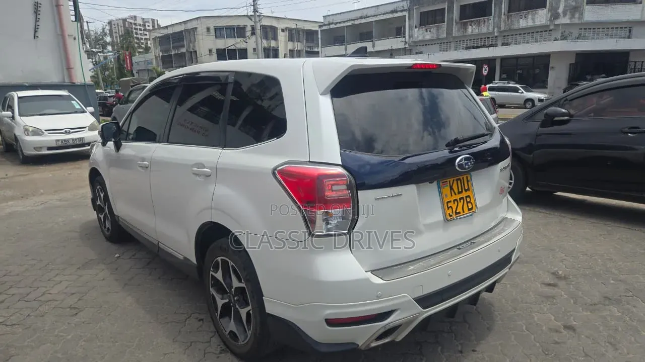 Subaru Forester 2018 White