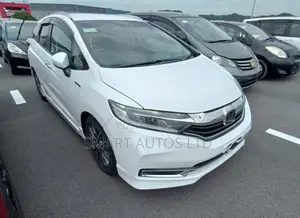 Honda Fit Shuttle 1.5 Hybrid 2WD 2019 Pearl